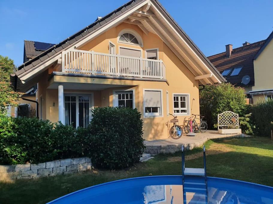 Phantastisches Haus Mit Pool Direkt In Muenchen Esterno foto